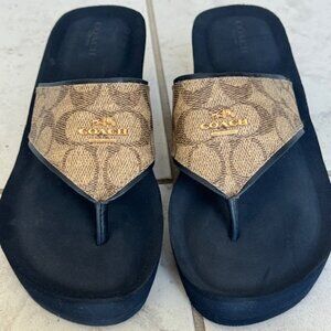 New Coach Janice Women’s Platform Sandals Flip Flops Size 9M Khaki/Midnight Navy